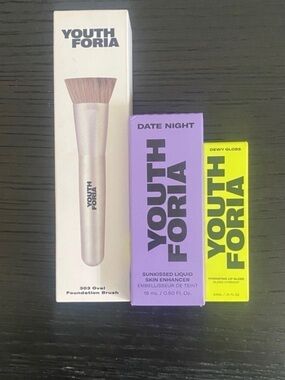YouthForia Bundle Oval Brush + Lip Gloss Play with Fire + Skin Enhancer Radiant